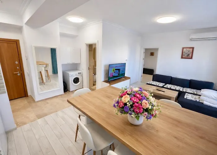 Solid Lägenhet Mamaia