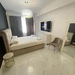 Solid Apartment *