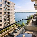 Solid Mamaia
