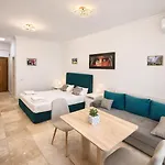 Apartament Solid *