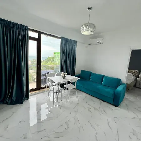 Solid Apartment