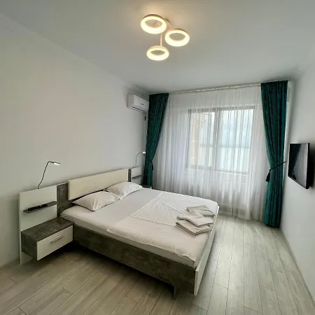 Solid * Mamaia