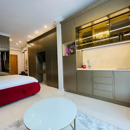 Solid Lägenhet Mamaia