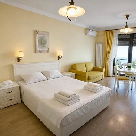 Solid * Mamaia