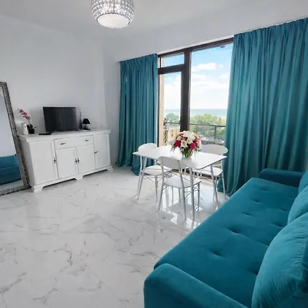 Solid * Mamaia