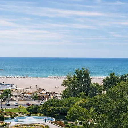 Solid Lejlighed Mamaia